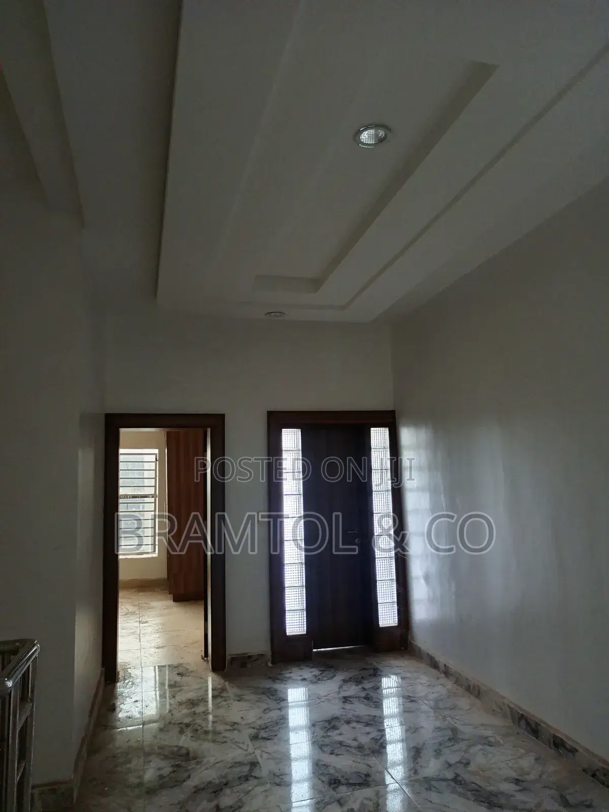 5bdrm Townhouse / Terrace in Wuye for rent