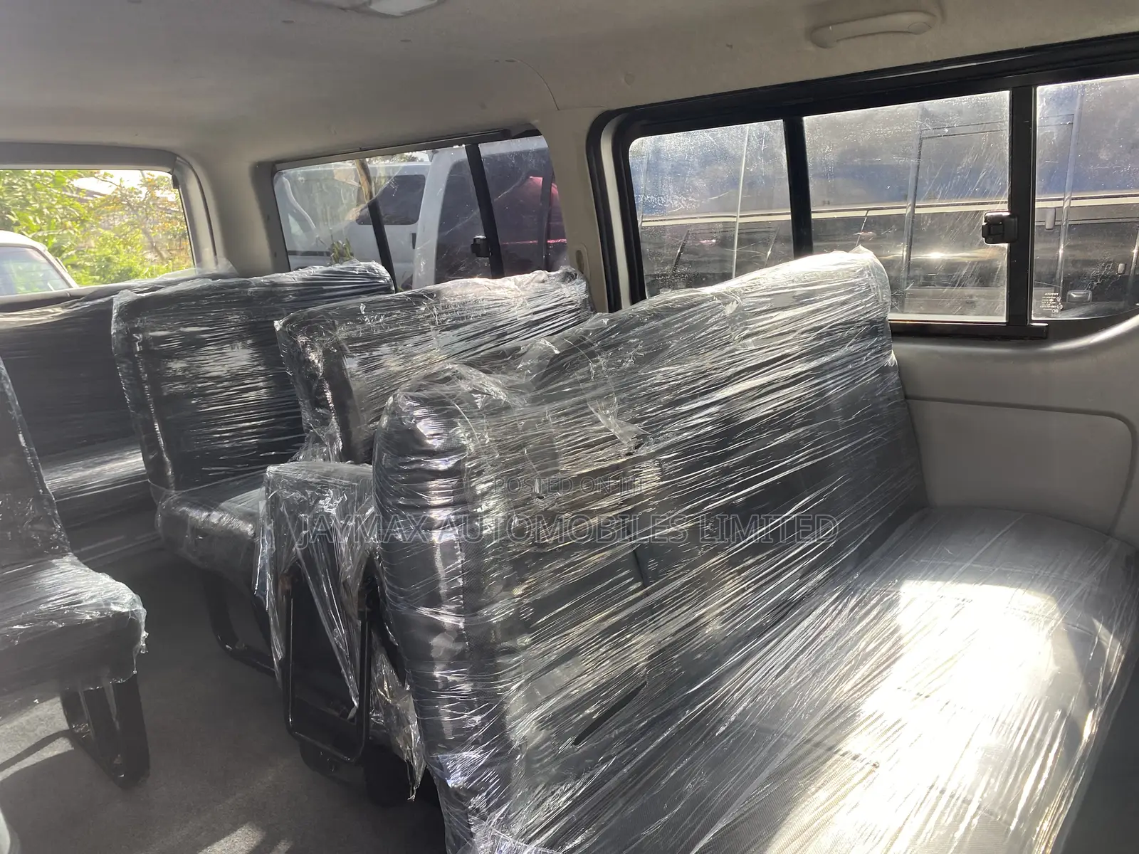 Toyota HiAce 2010 Silver