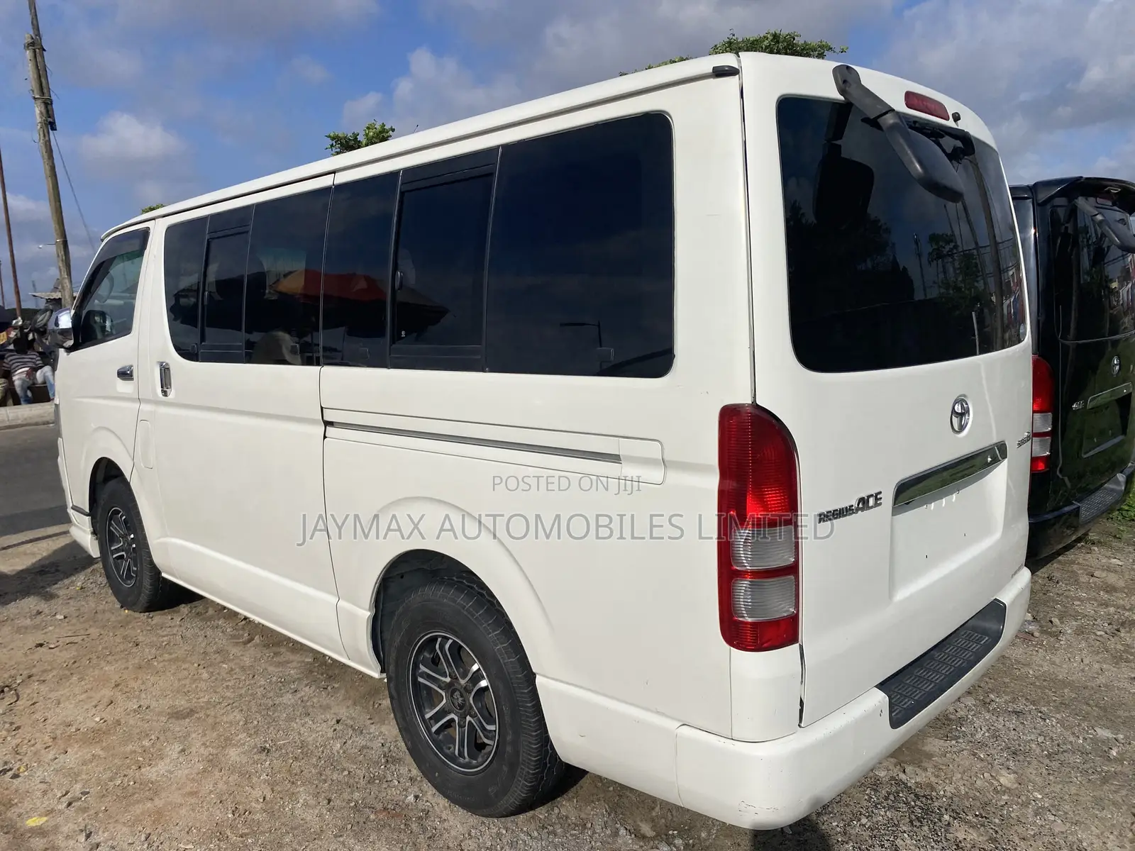 Toyota HiAce 2010 White