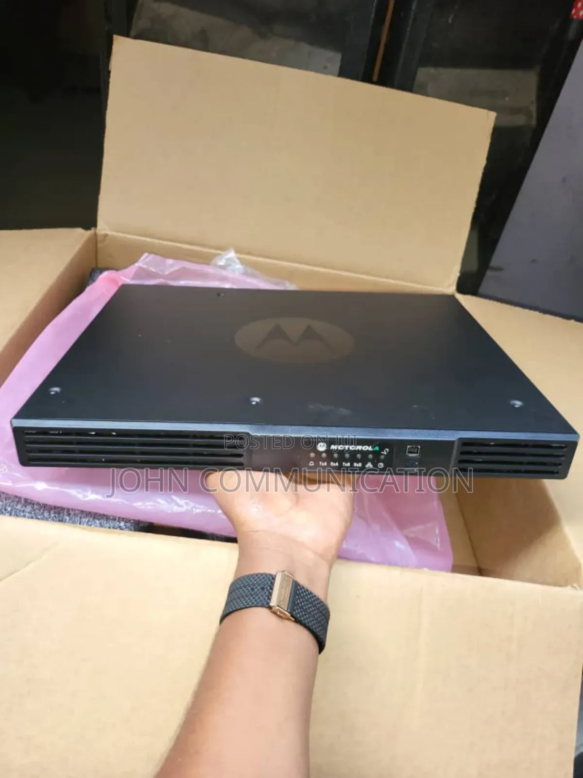 Motorola SLR 5500 VHF Digital Repeater