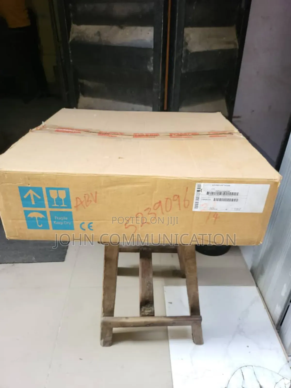 Motorola SLR 5500 VHF Digital Repeater