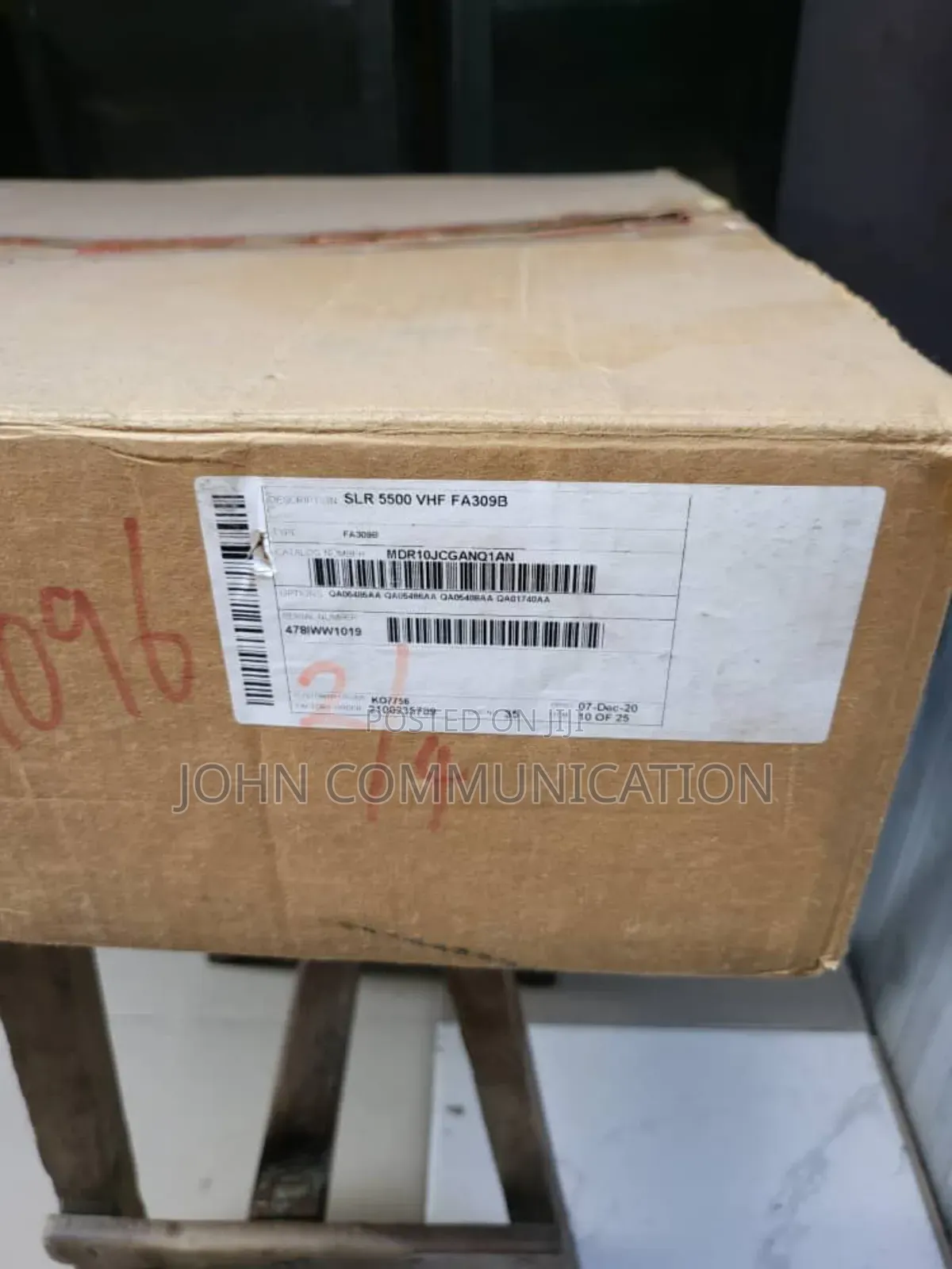 Motorola SLR 5500 VHF Digital Repeater