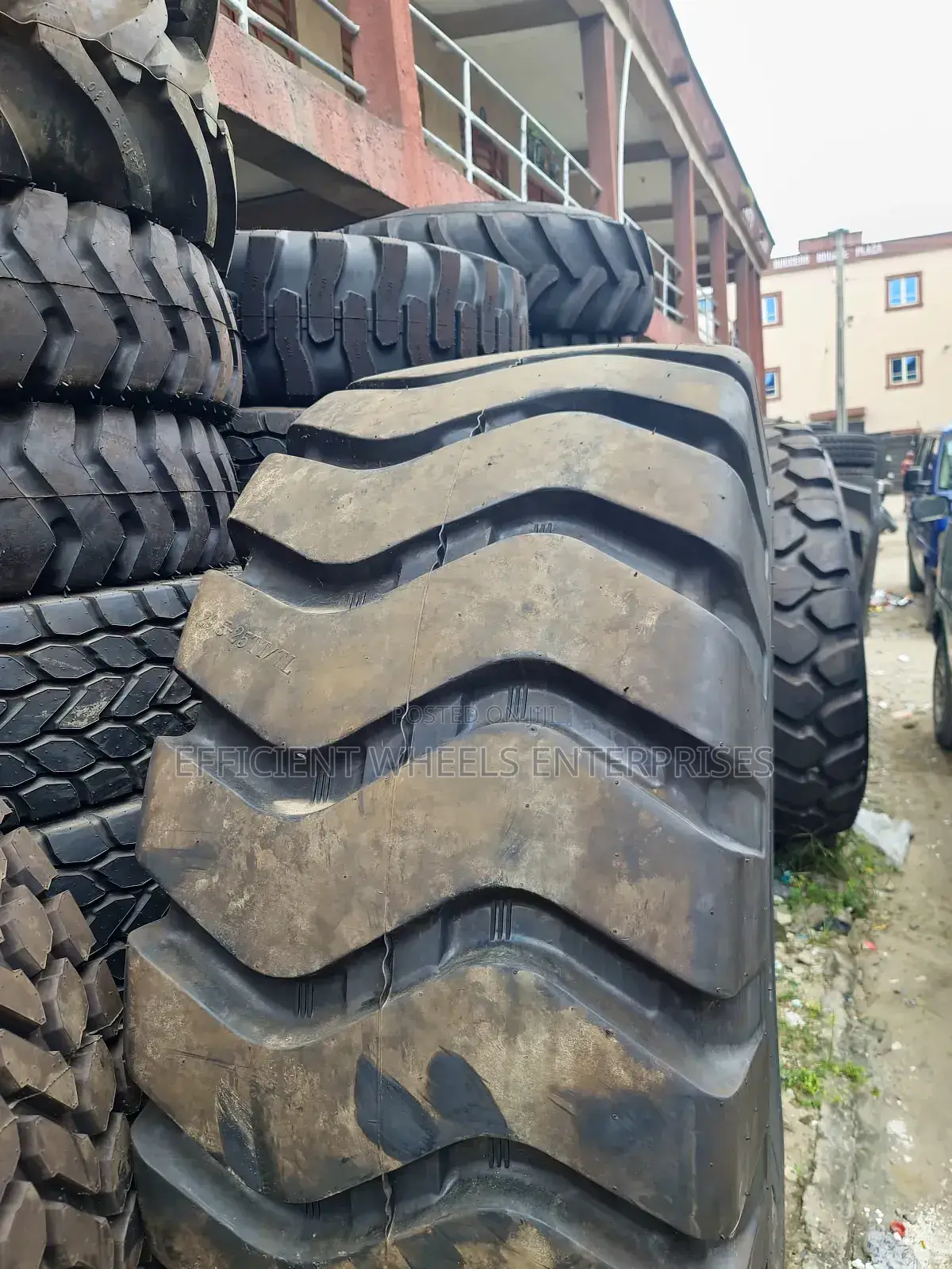 29.5-25 Maxtires Payloader