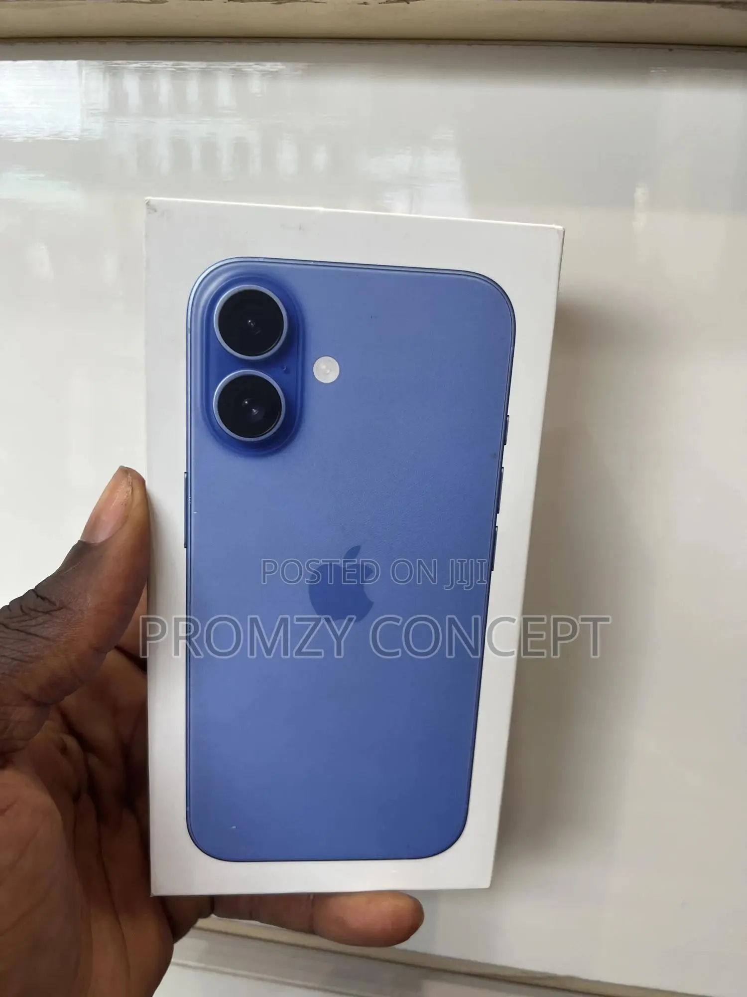 New Apple iPhone 16 256 GB Blue