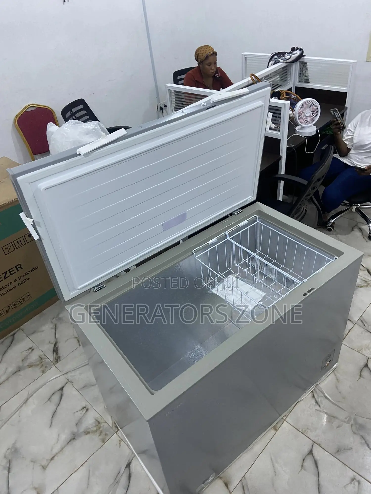 Silver Hisense Chest Freezer {Fc-390sh} 44kg(300l)