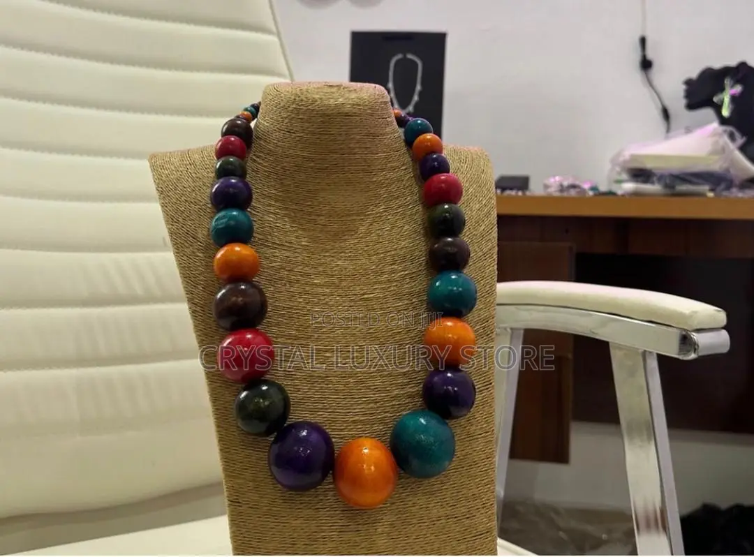 Top Quality Bold Wooden Light Weight Necklace