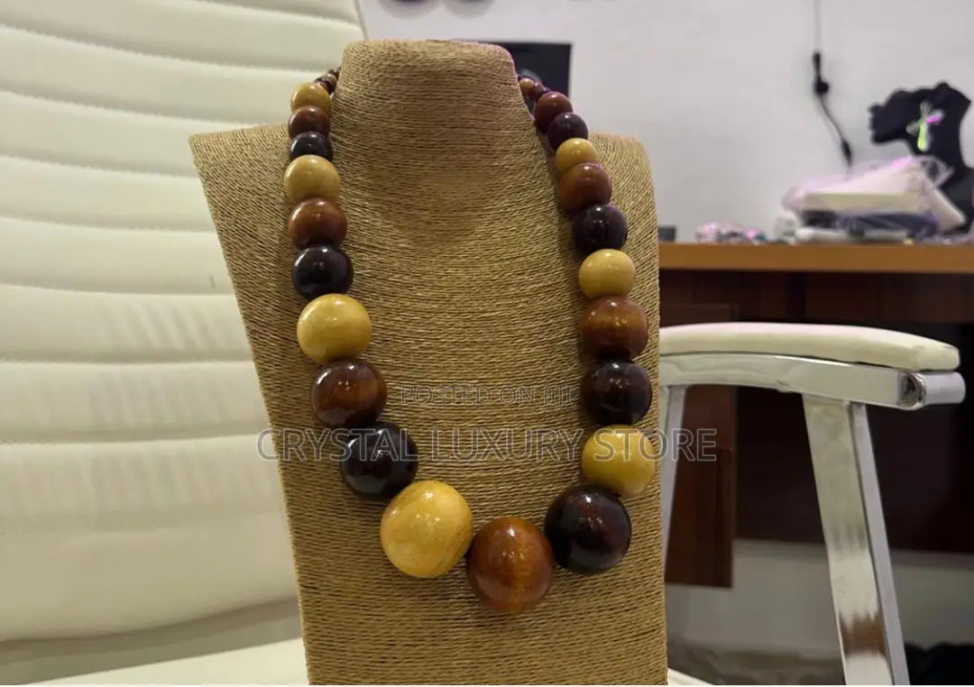 Top Quality Bold Wooden Light Weight Necklace