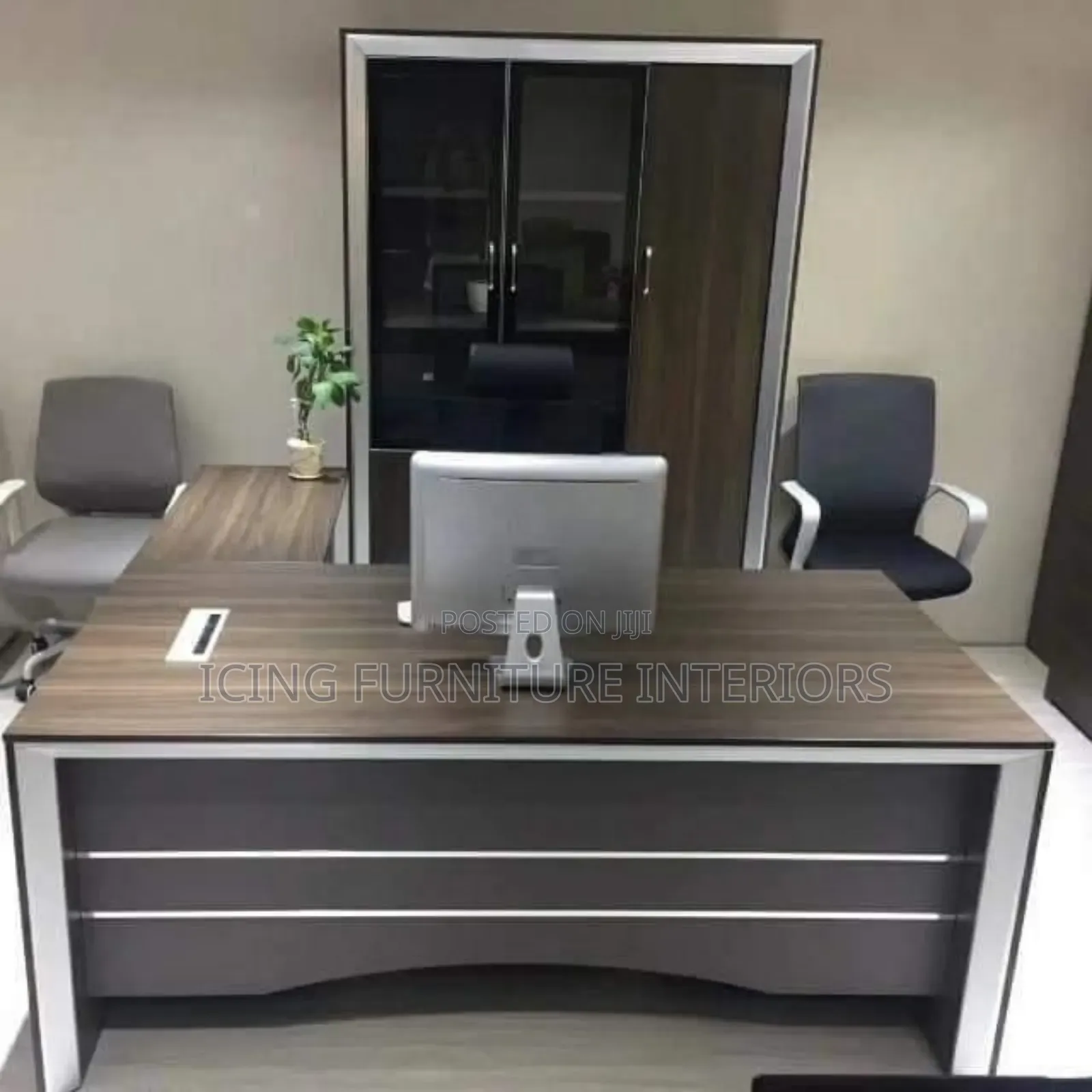 Top Quality Executive Office Table With Extension