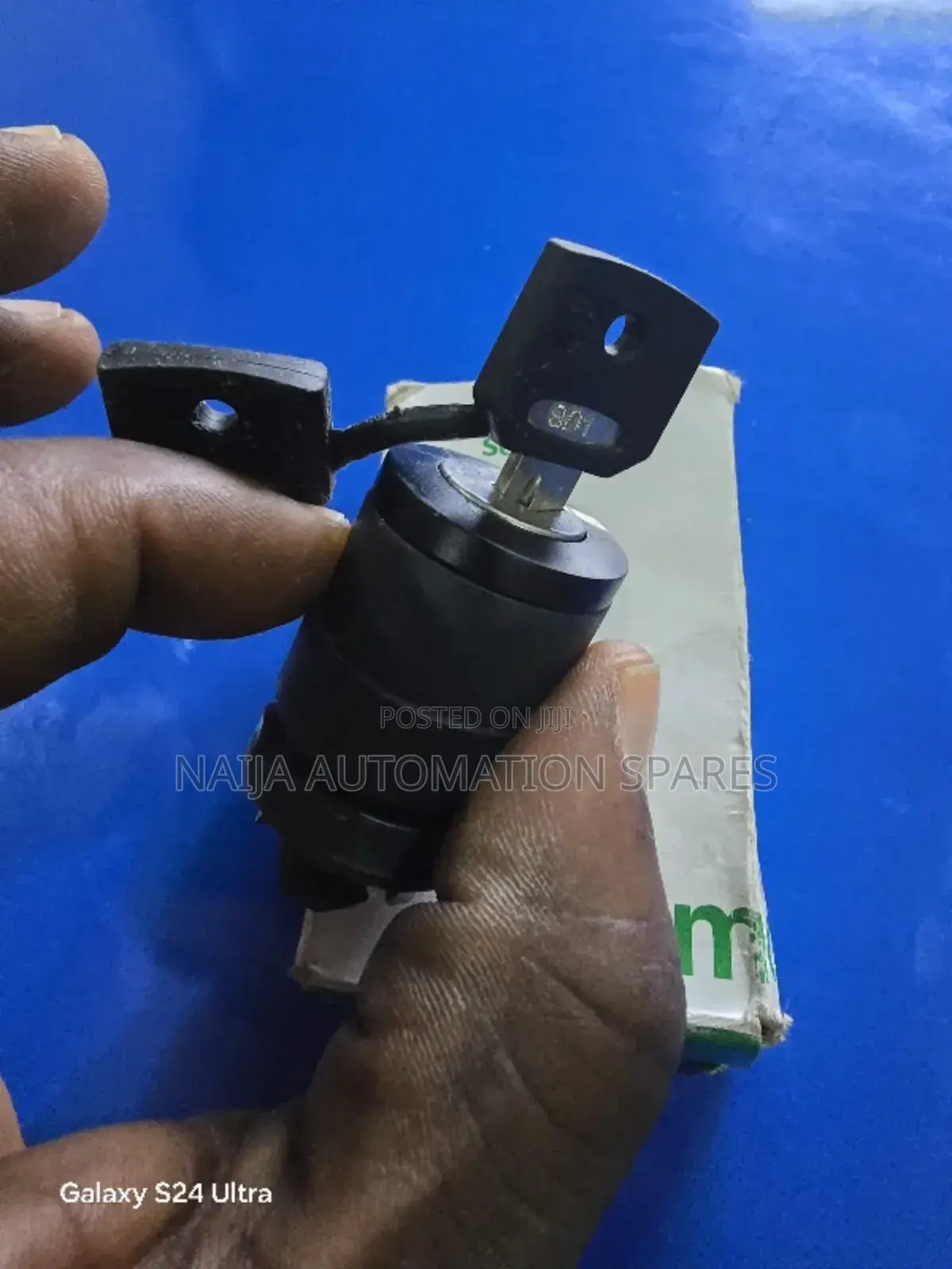 Schneider Electric ZB5 3-Position Key Switch Head, Stay Put,