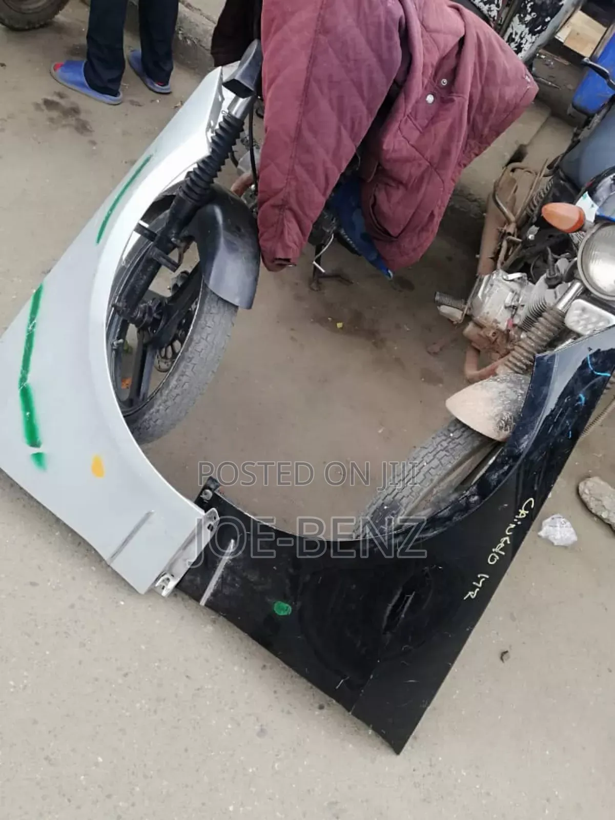 E350 2010 Set of Fender