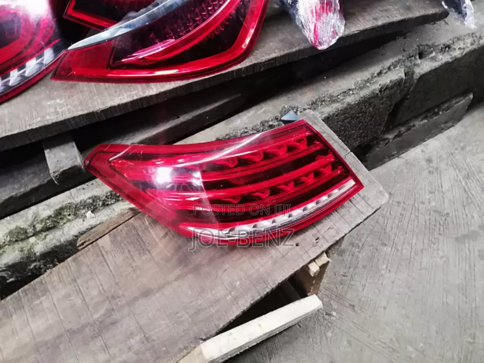E350 Coupe 2014 Back Light