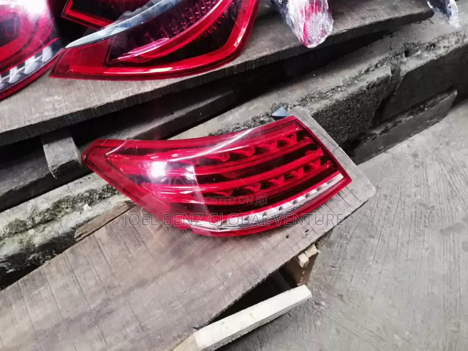 E350 Coupe 2014 Back Light