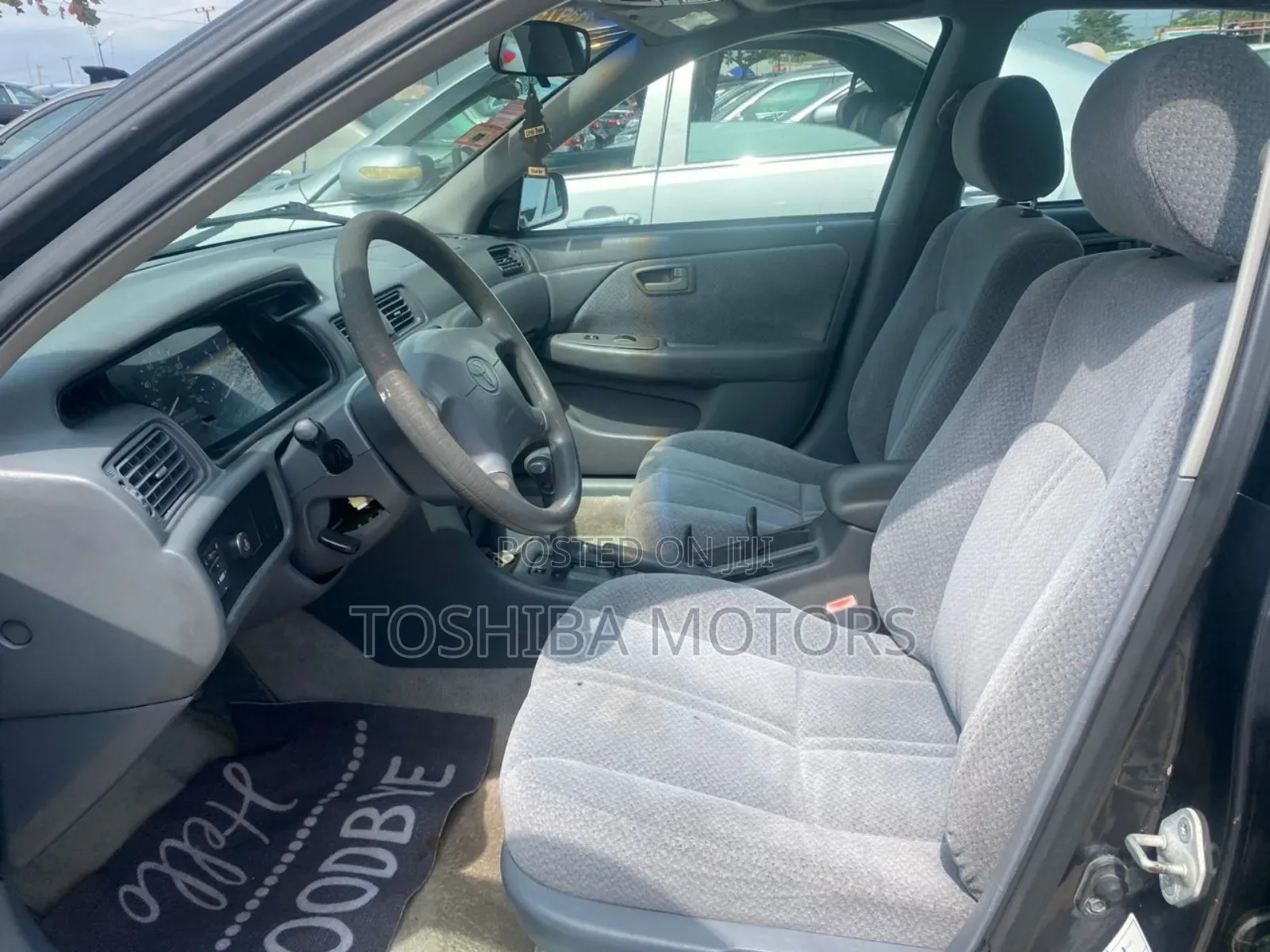 Toyota Camry LE 4dr Sedan (2.2L 4cyl 4A) 2001 Gray