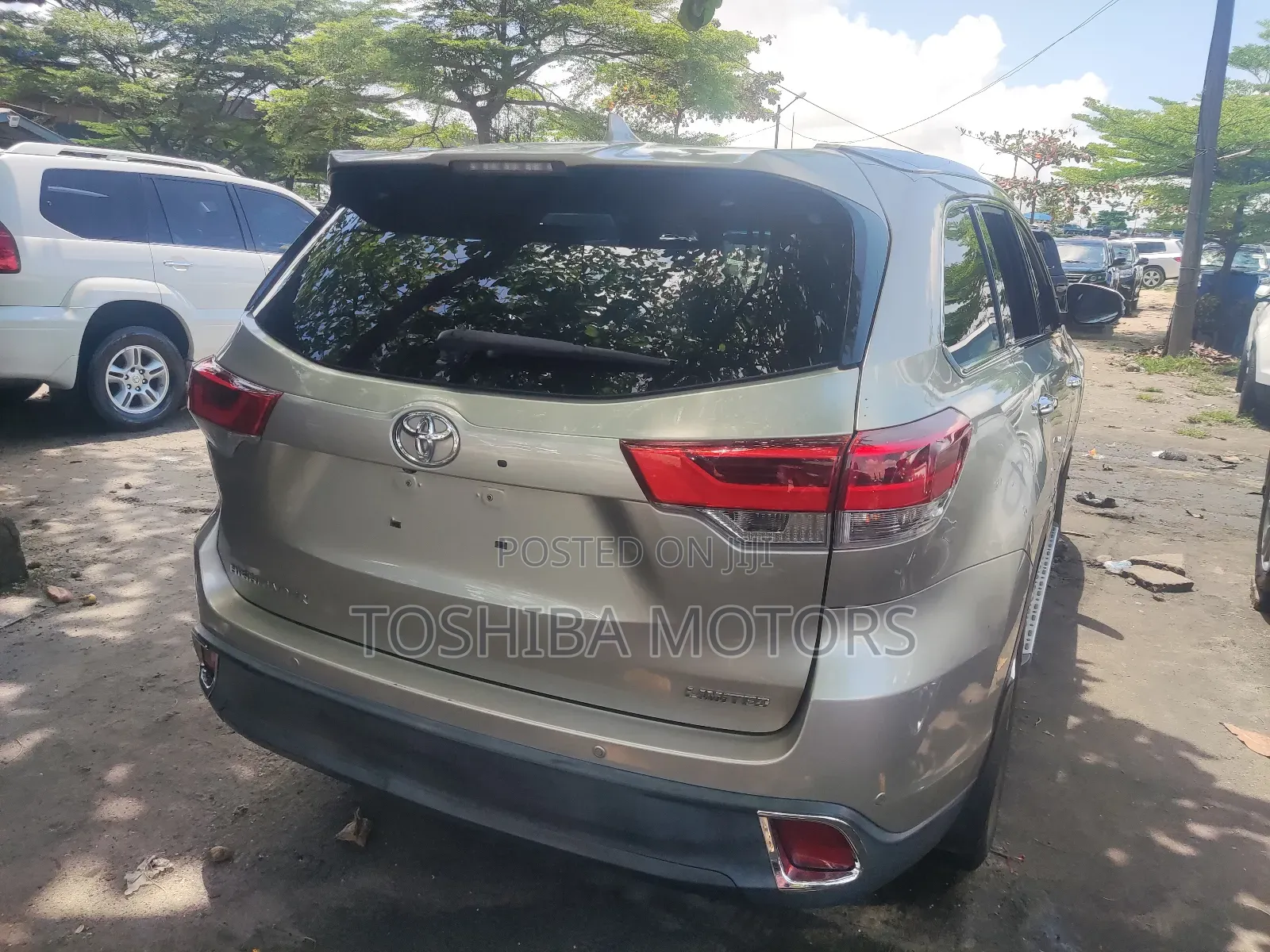 Toyota Highlander 2017 Gold