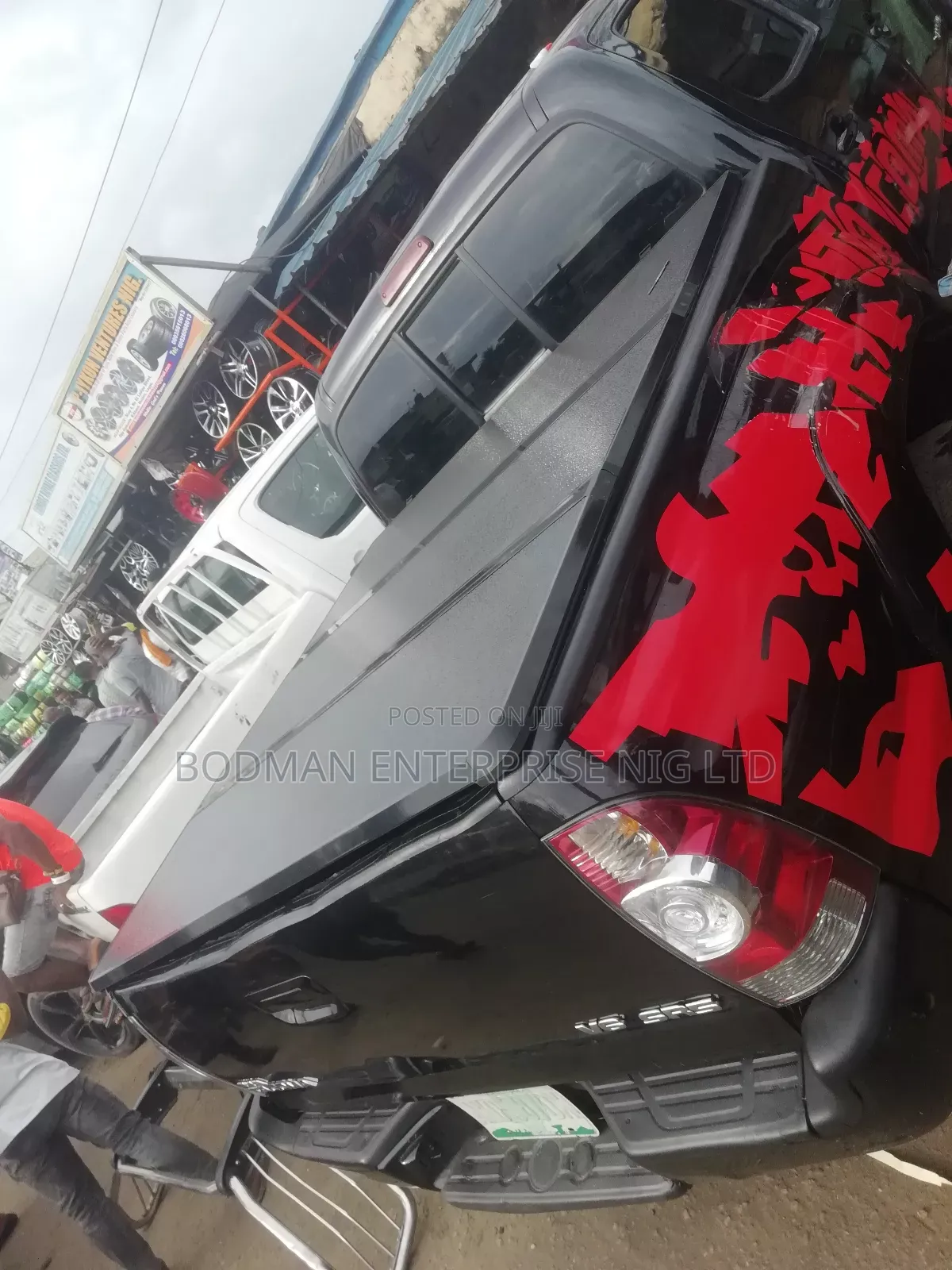 Fiber Folding Cover for Toyota Tacoma at ))£24