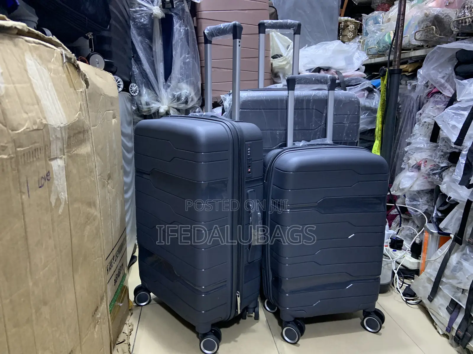 Unbreakable Gray Colour Travel Luggage Set