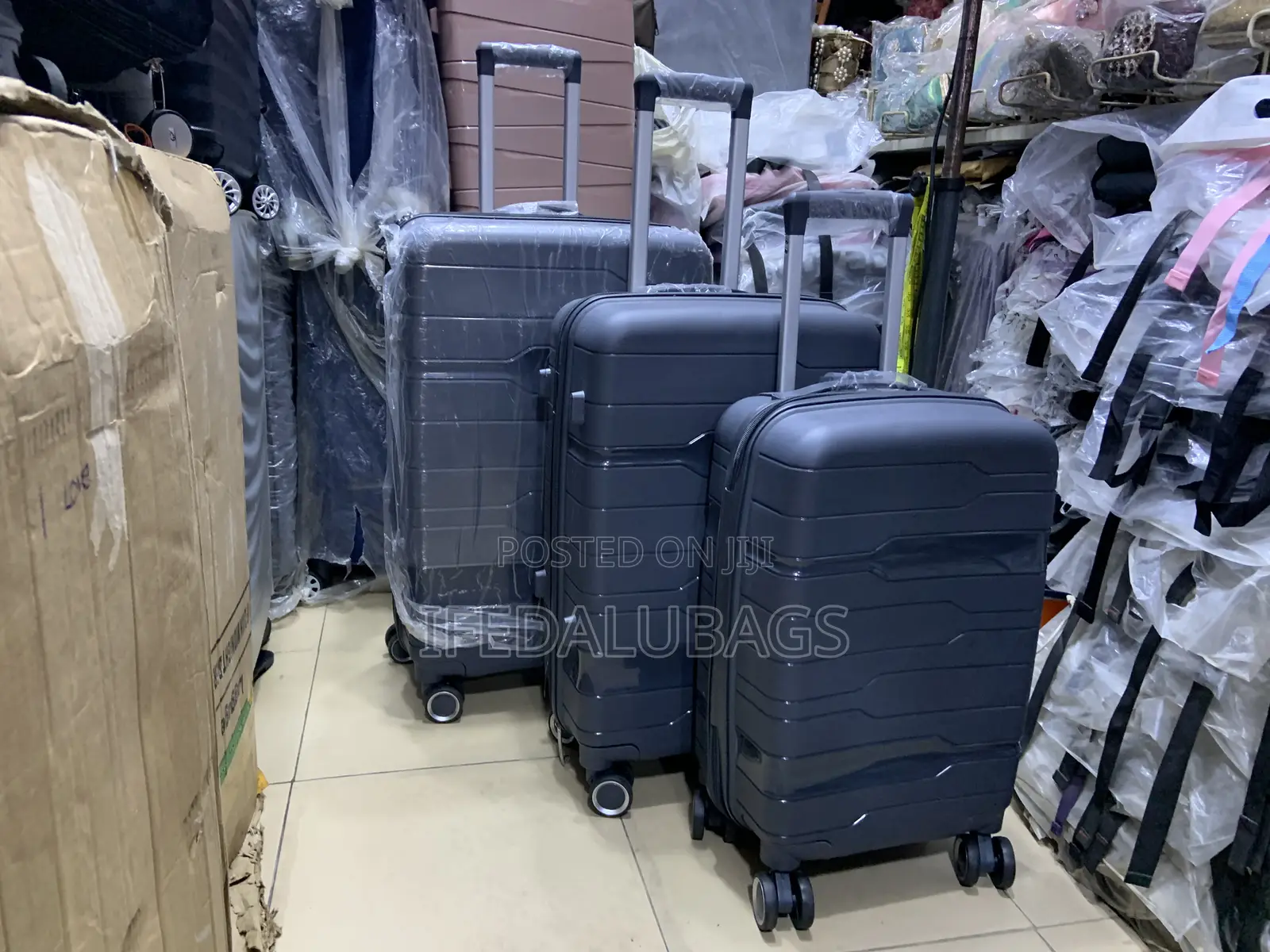 Unbreakable Gray Colour Travel Luggage Set