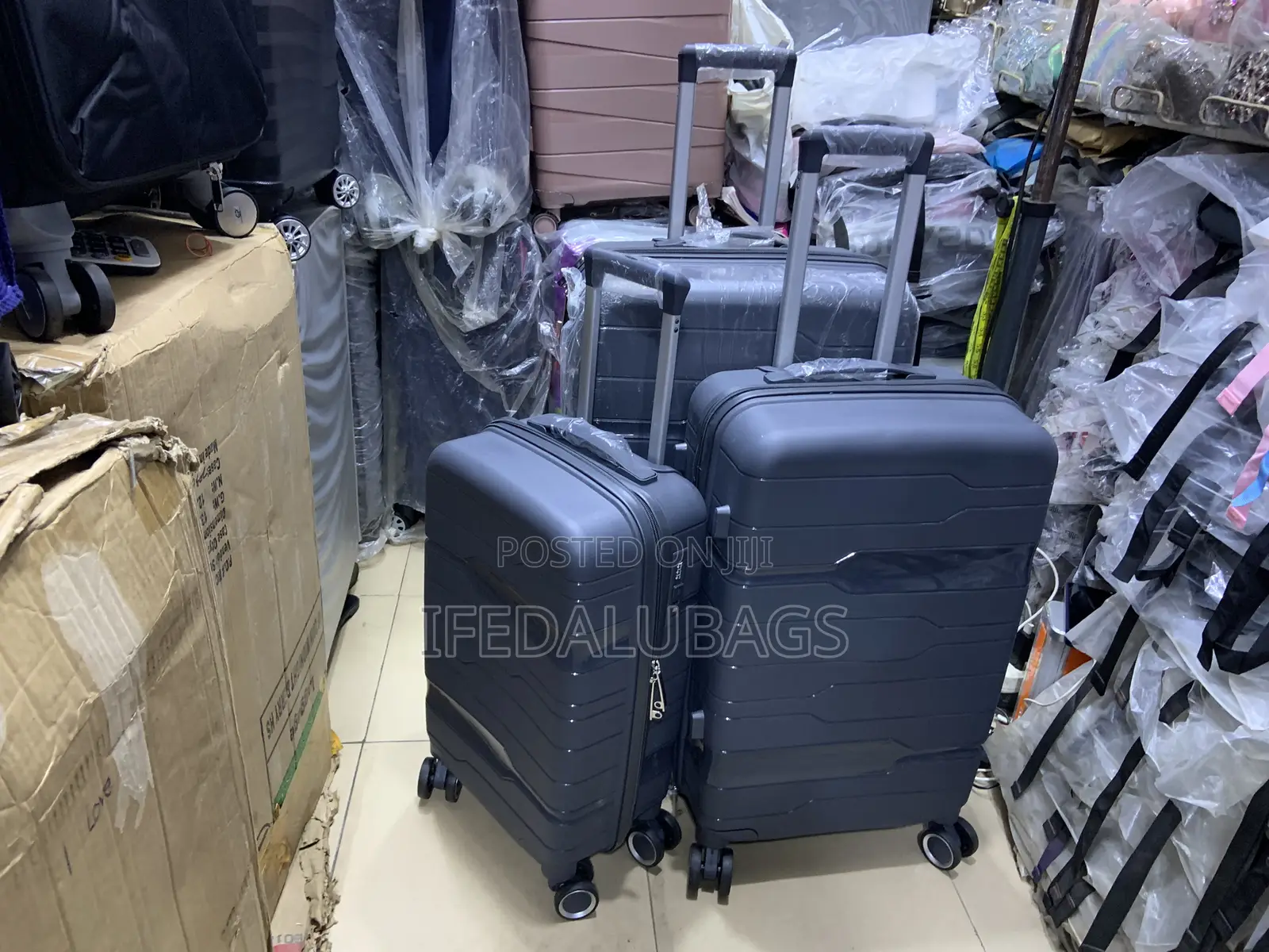 Unbreakable Gray Colour Travel Luggage Set