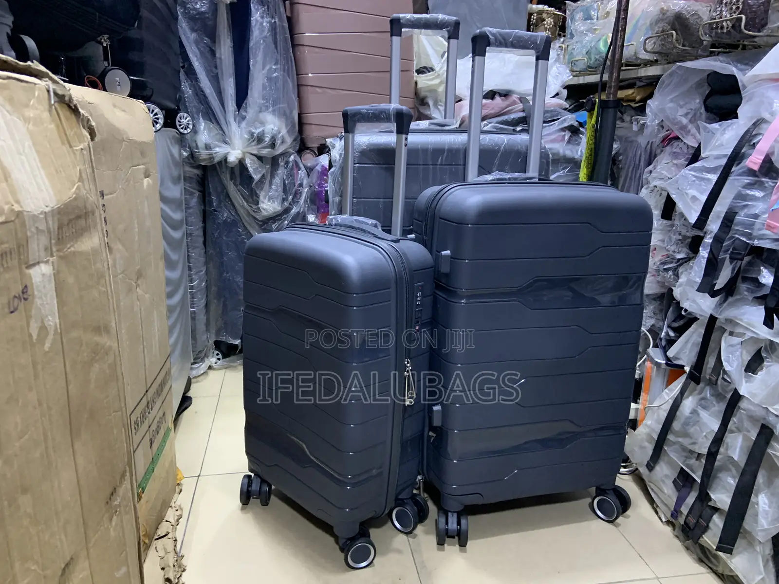 Unbreakable Gray Colour Travel Luggage Set