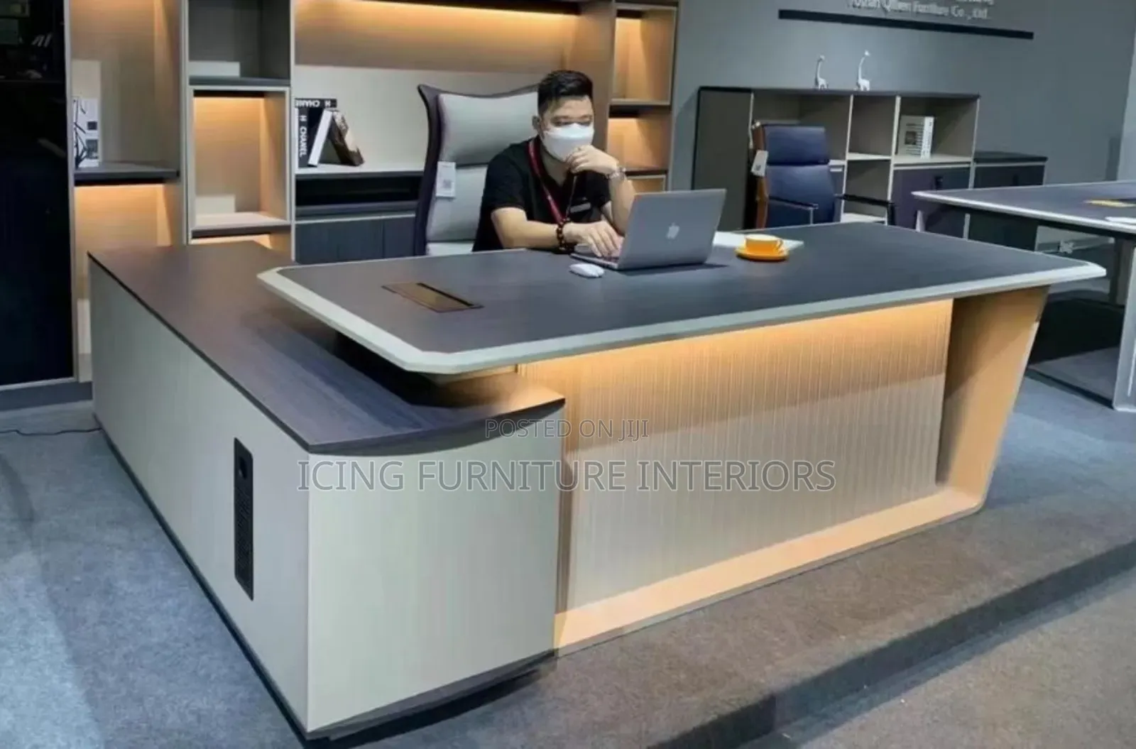 New Tech Executive Office Table With High Durability