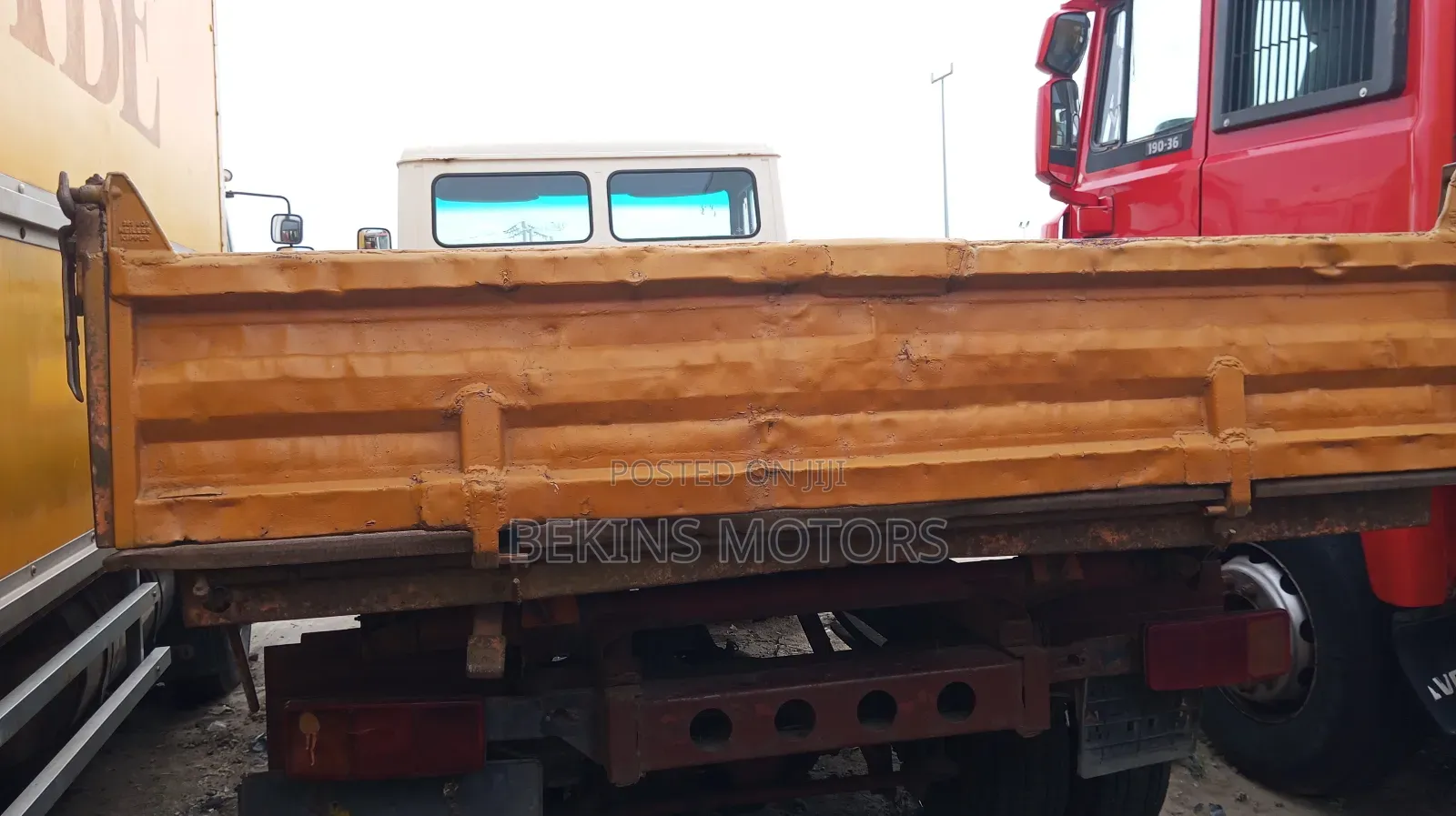 Foreign Used Mercedes-Benz 814 Straight Engine, 6 Tyres