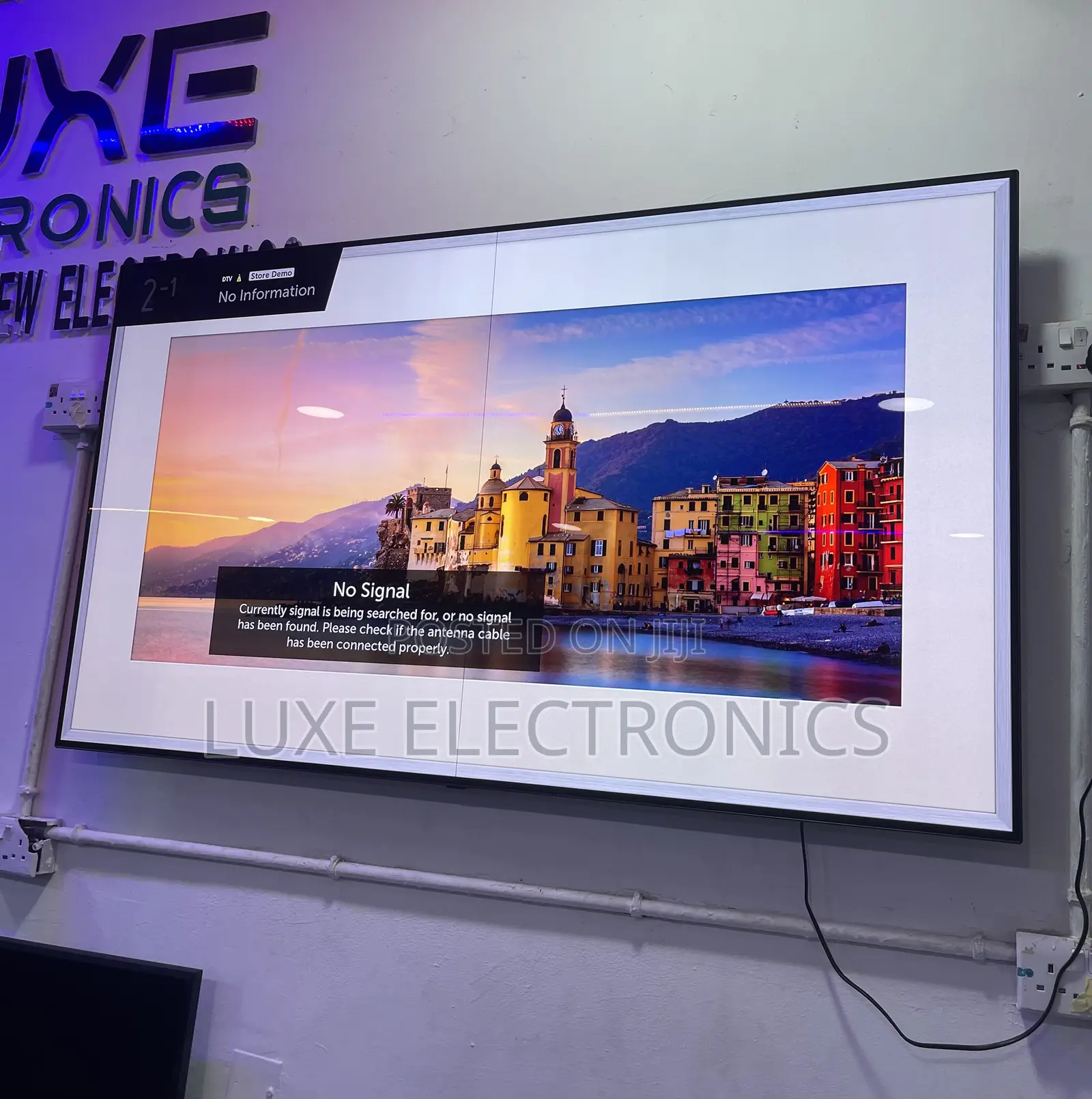 65 Inches LG OLED Evo Gallery Edition 2022 With Faint Line