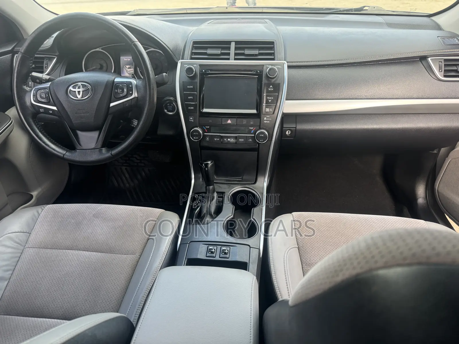 Toyota Camry 2015 Silver