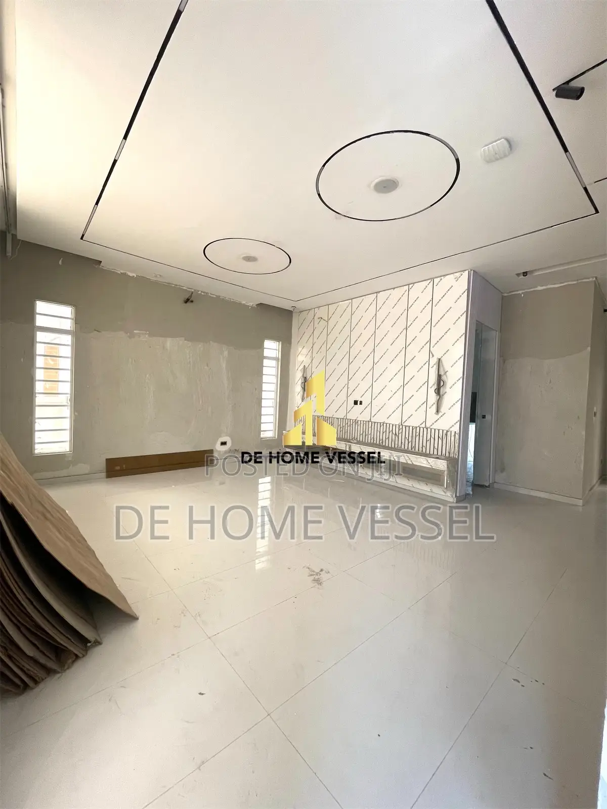 5bdrm Duplex in Chevron for sale