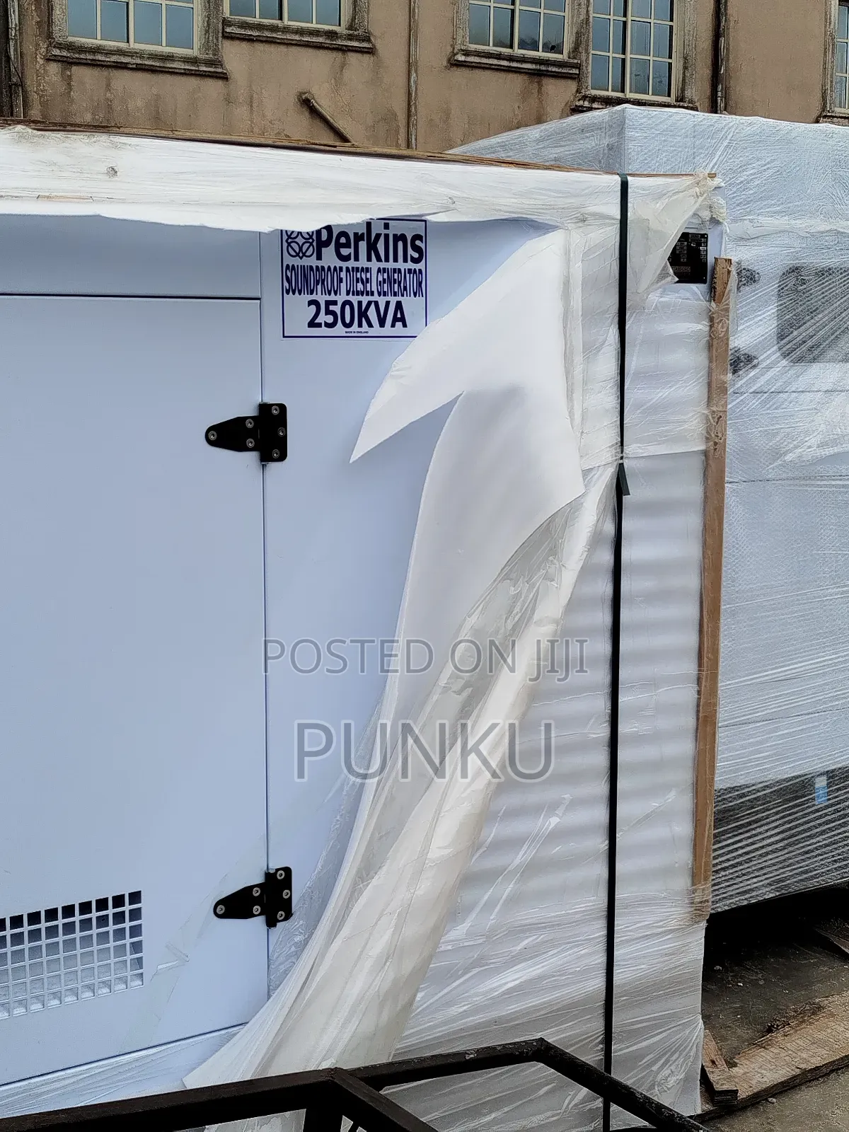 250kva Perkins Powered Soundproof Gen With Full Coil Copper