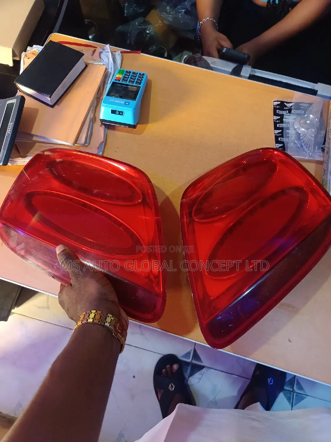 Bentley GT 2009 Back Light