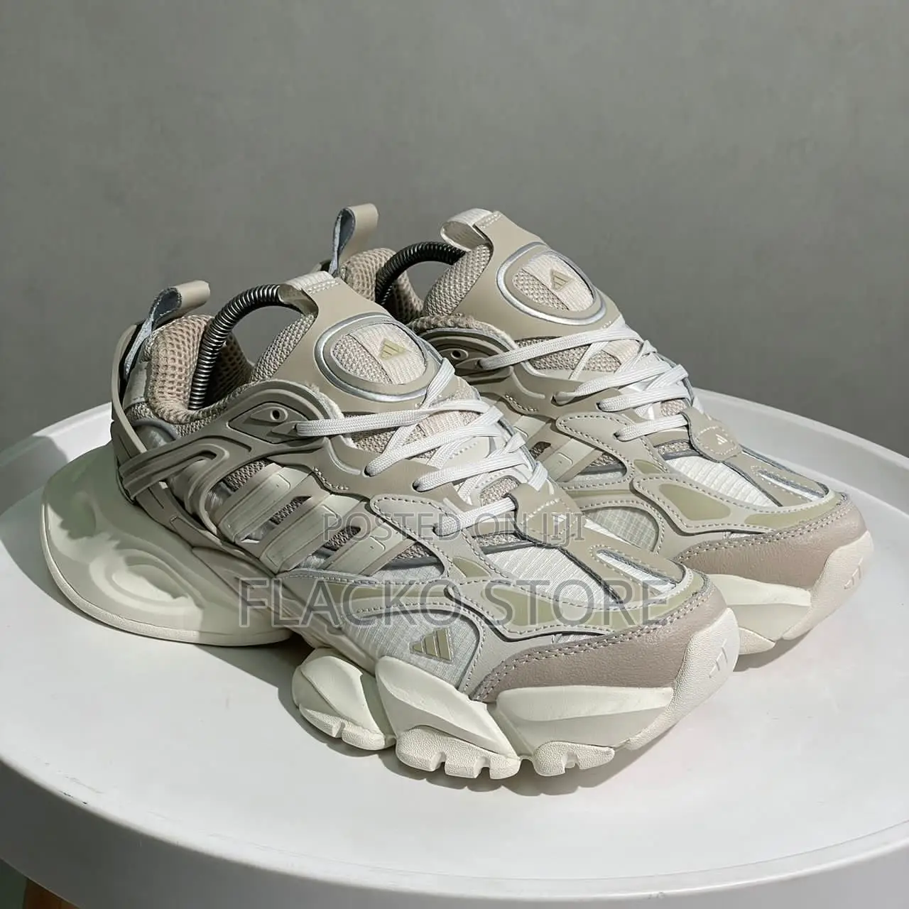 Original Adidas Vento XLG Sneakers