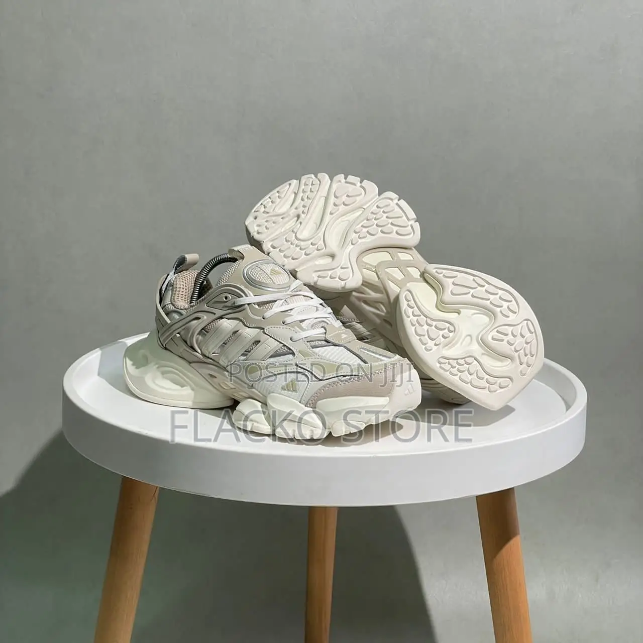 Original Adidas Vento XLG Sneakers