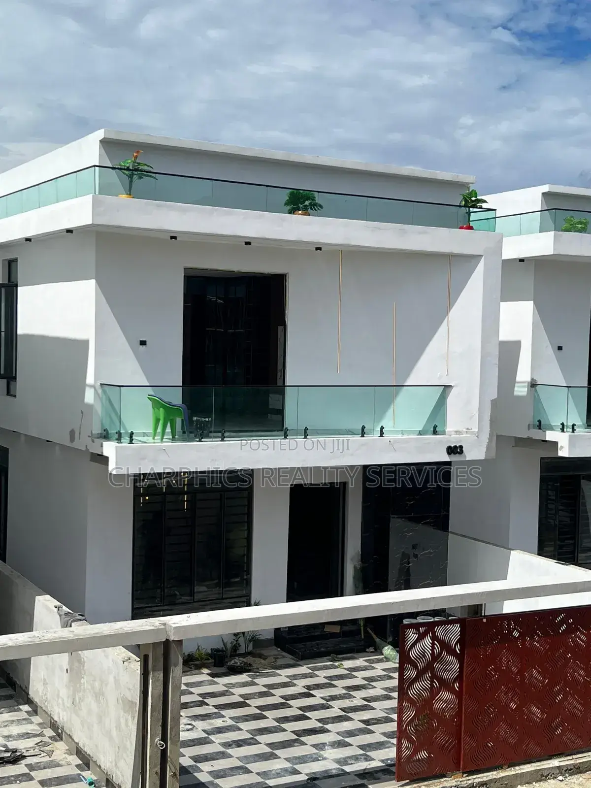5bdrm Duplex in Lekki Phase 2 for sale