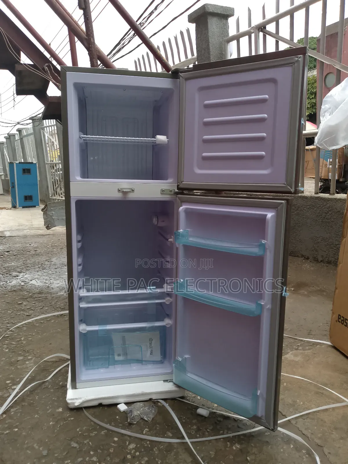 Snowsea 195-litre Double Door Fridge/Freezer Extra Freezing
