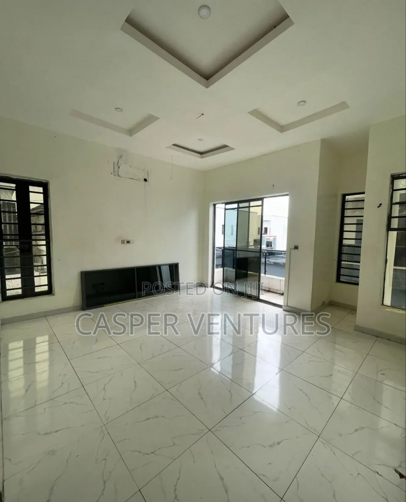 4bdrm Townhouse / Terrace in Ikota Villa for rent