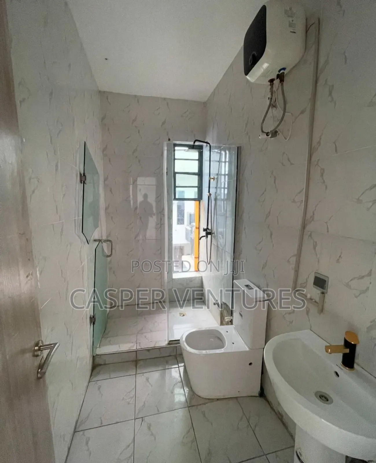 4bdrm Townhouse / Terrace in Ikota Villa for rent