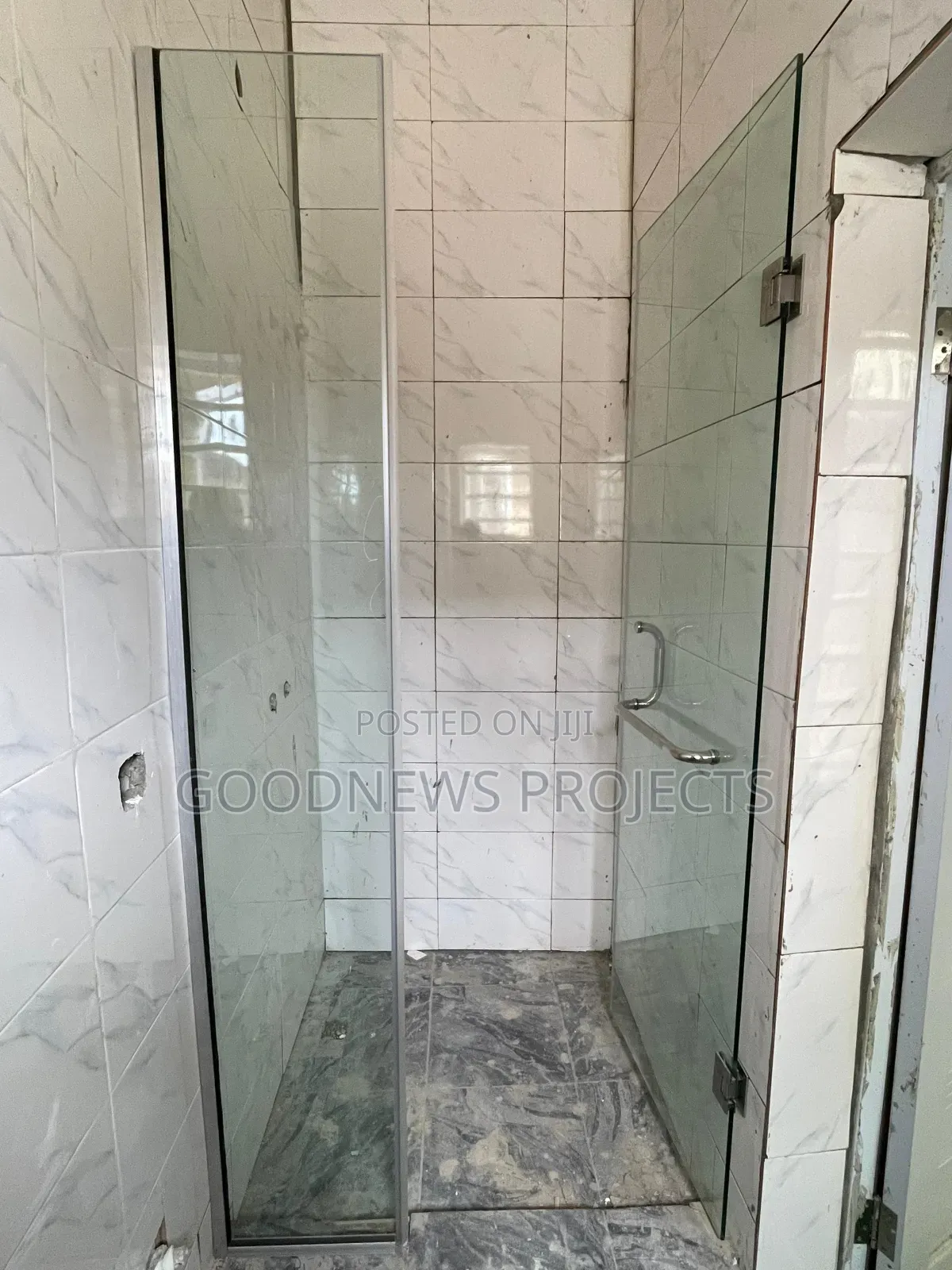 Toilet Shower Glass (Hinged)