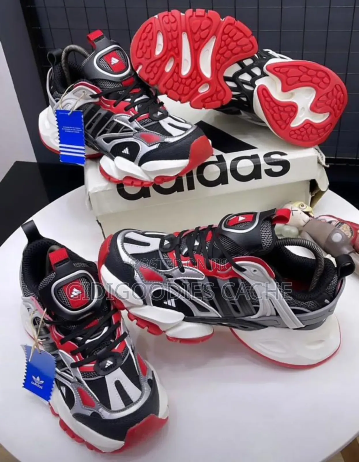 Adidas XLG Runners Deluxe