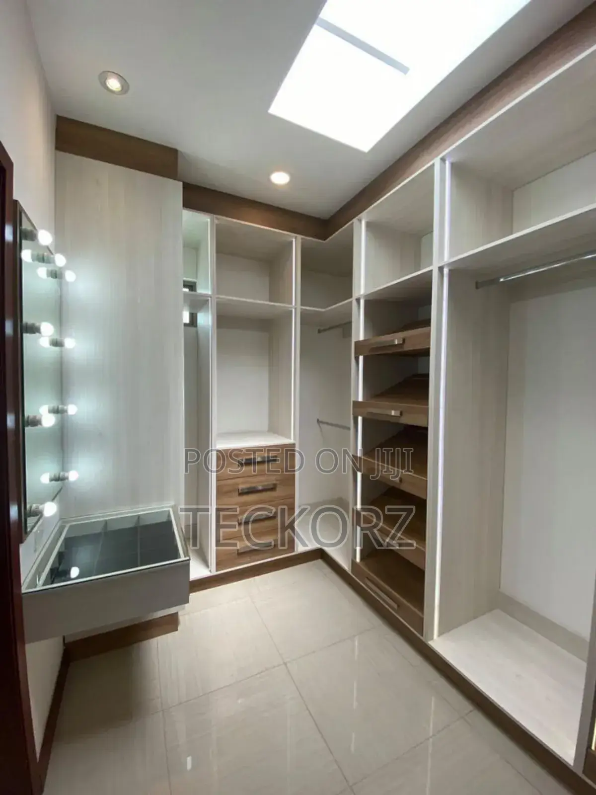 Walk in Closet With LED Dressing Mirror