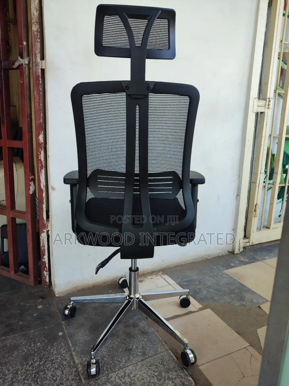 Ergonomic Mesh /Fabric Office and Reading Swivel Chair