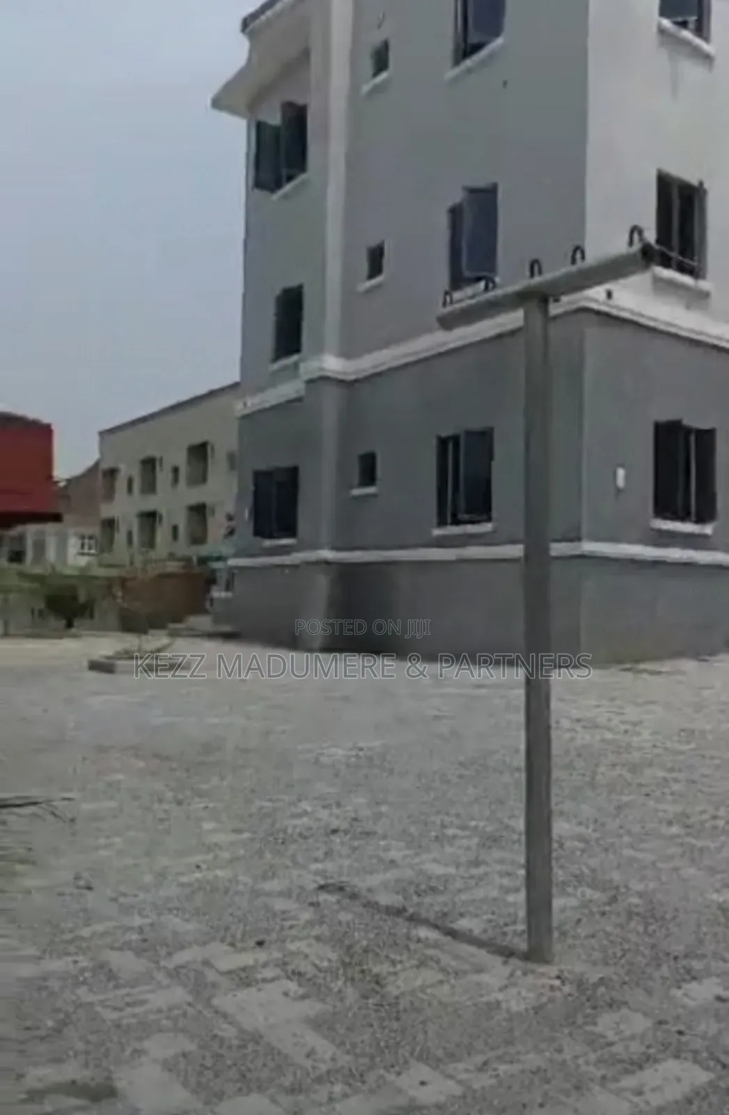 5bdrm Block of Flats in Gaduwa , Abuja , Fct for sale