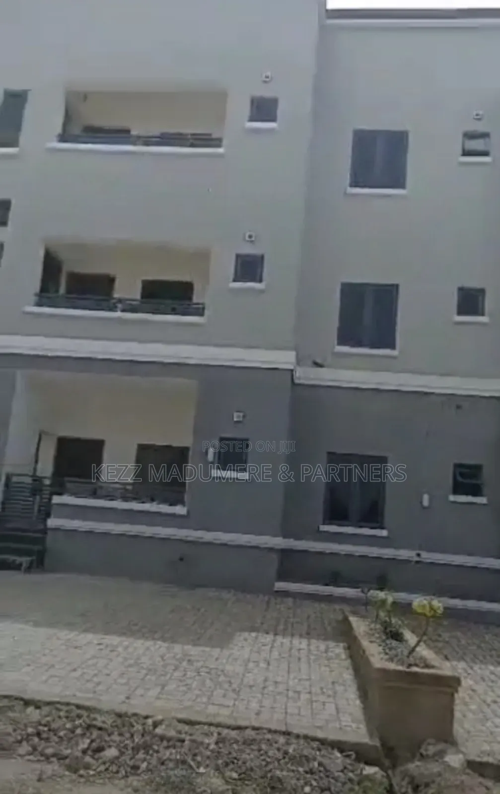5bdrm Block of Flats in Gaduwa , Abuja , Fct for sale