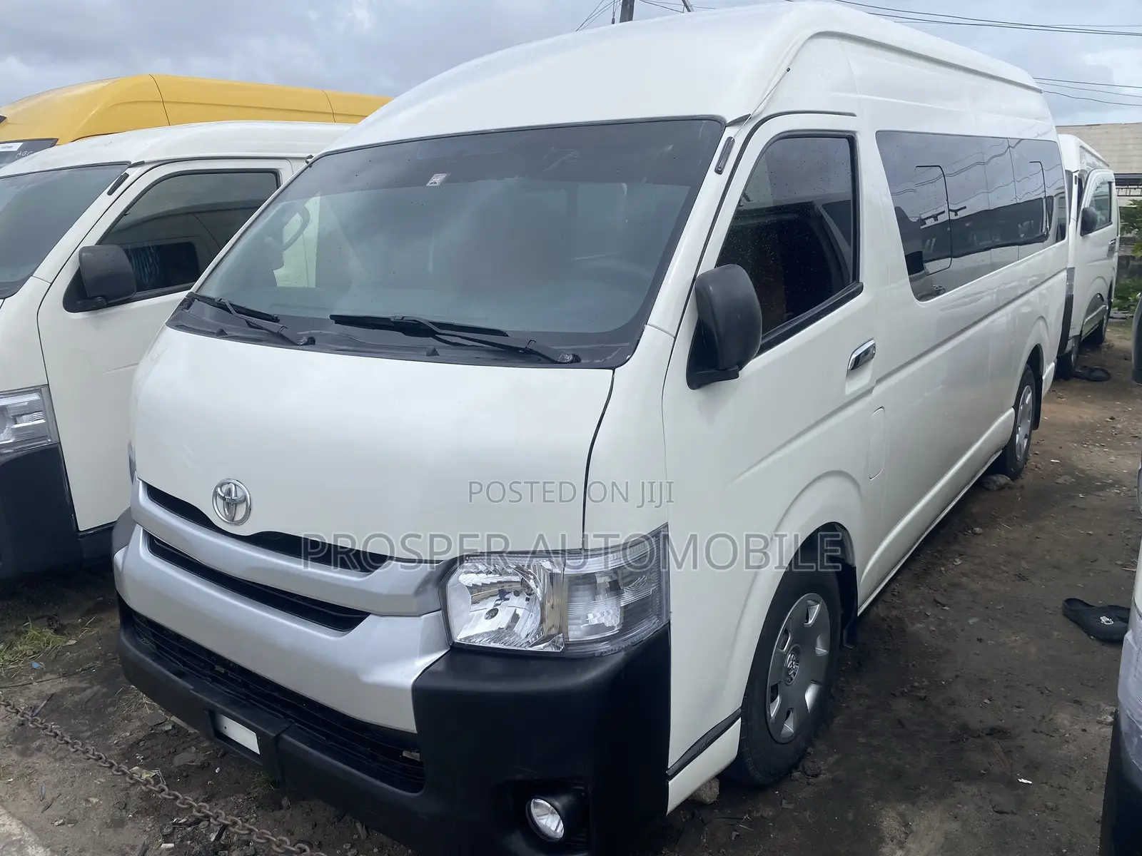 Toyota HiAce 2017 White