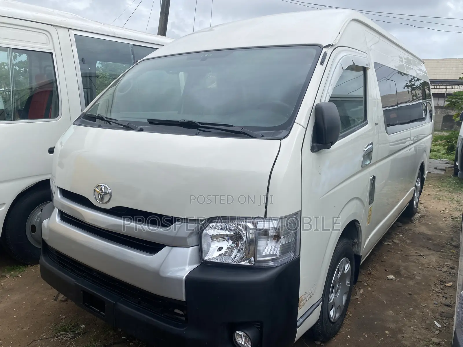 Toyota HiAce 2016 White