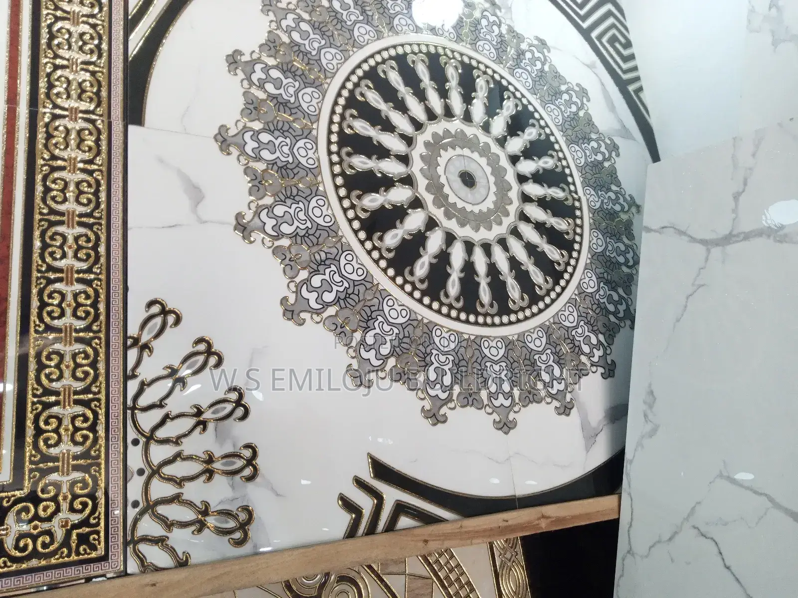 CENTER DECOR TILES for Sitting Room