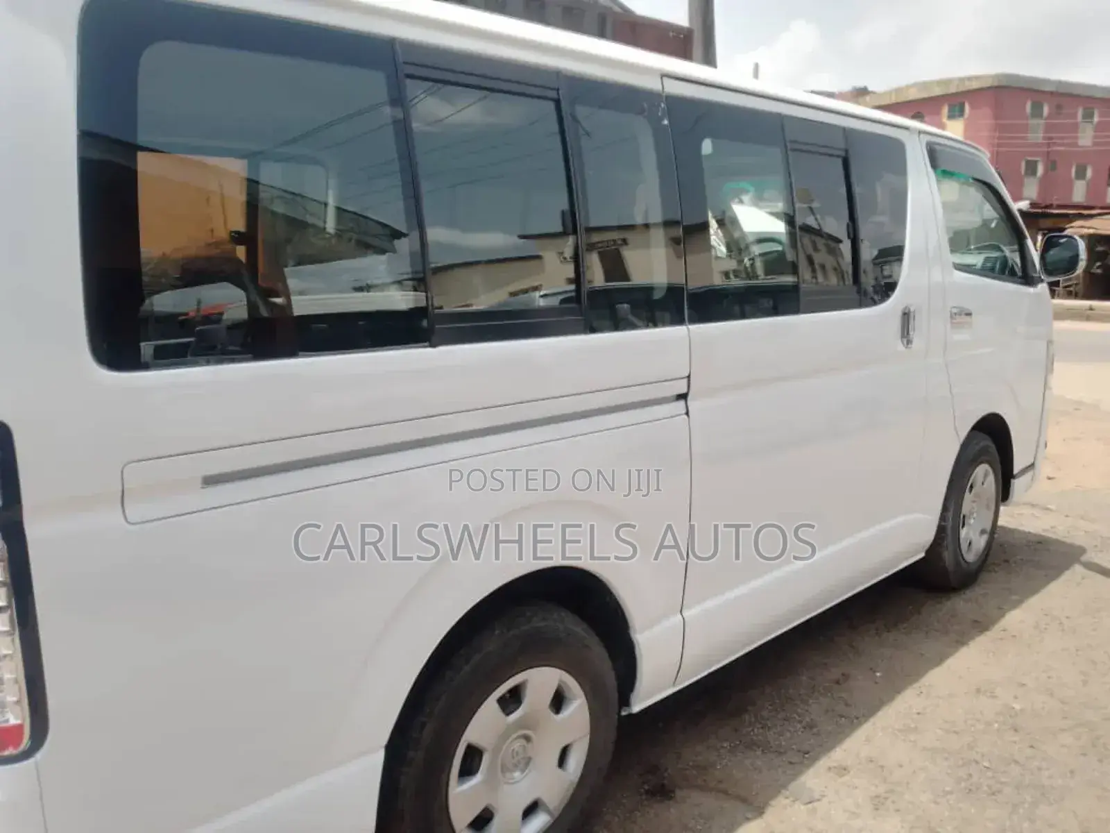 Toyota HiAce 2015 White