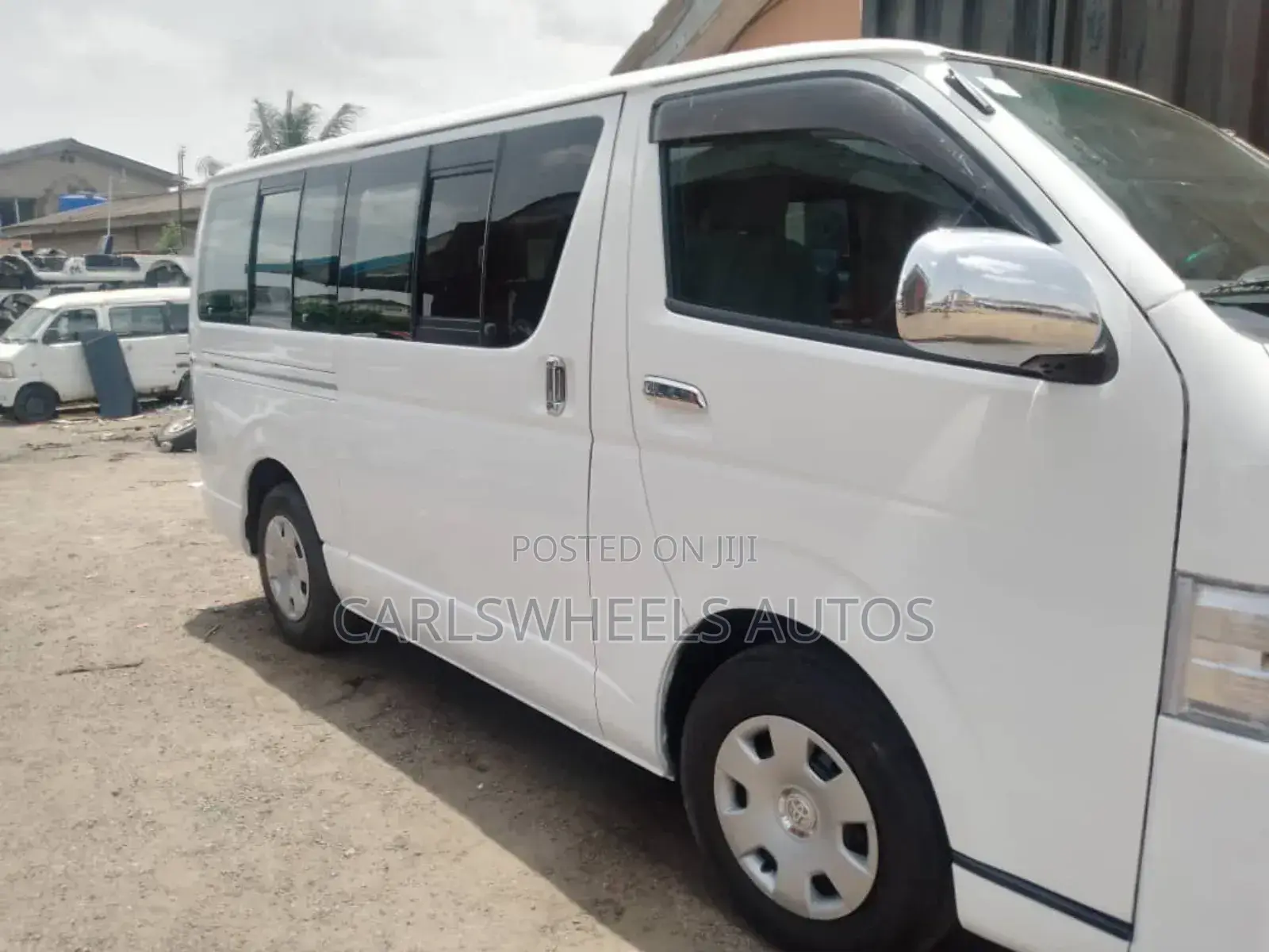 Toyota HiAce 2015 White