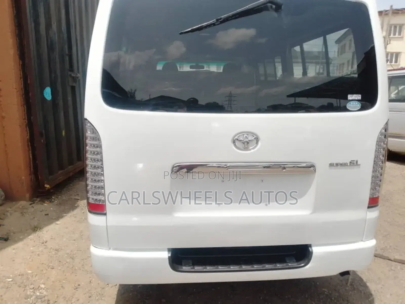 Toyota HiAce 2015 White
