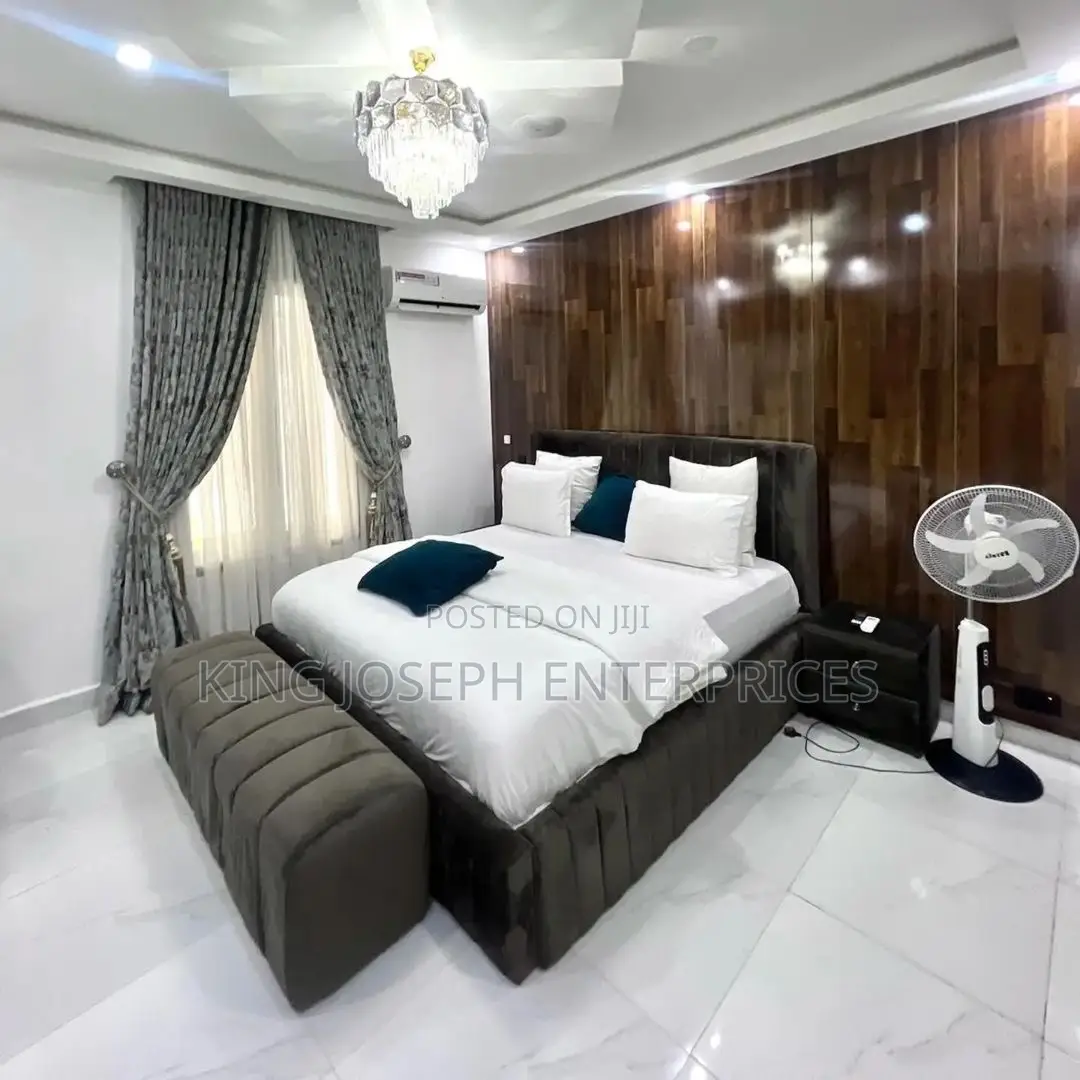 Star Luxury 2 Bedroom Apartment Jahi