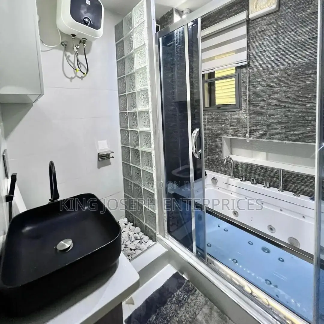 Star Luxury 2 Bedroom Apartment Jahi